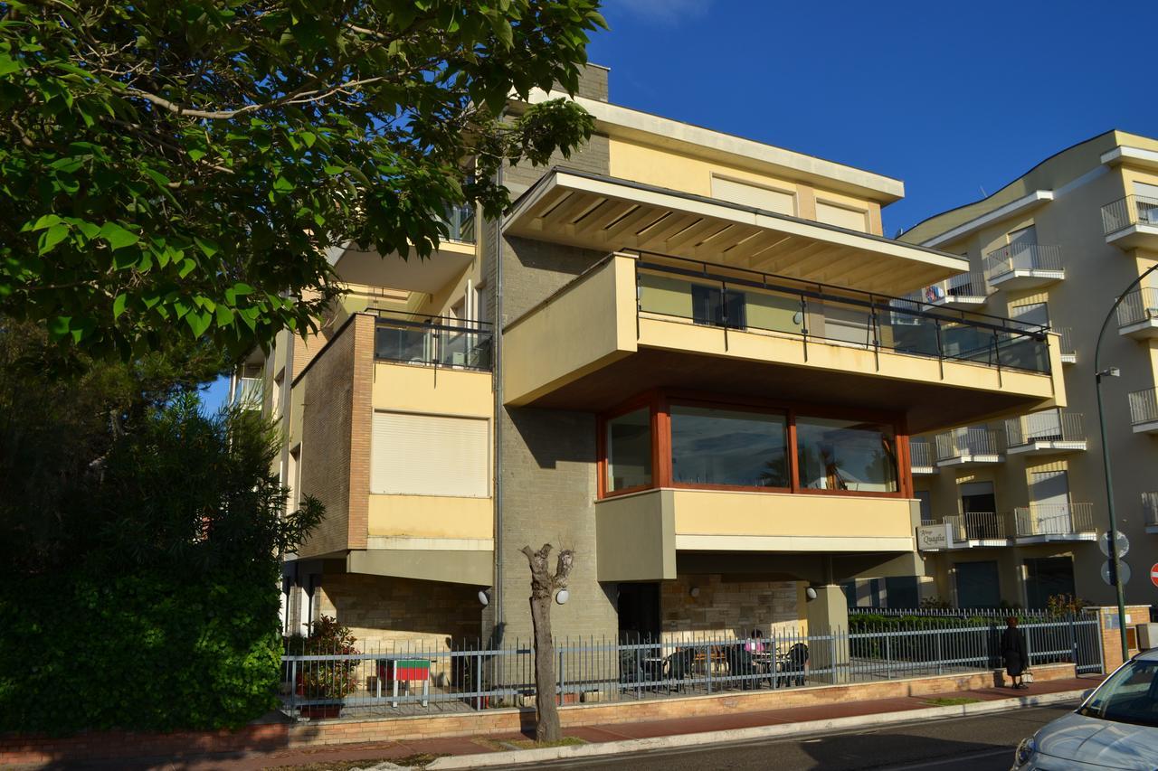 Albergo Quaglia Roseto Degli Abruzzi Exterior photo