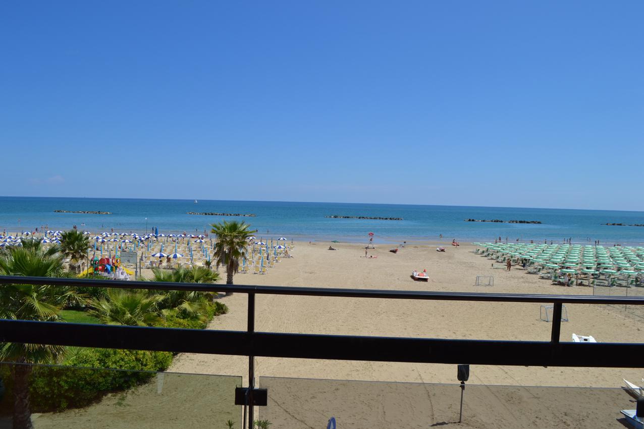Albergo Quaglia Roseto Degli Abruzzi Exterior photo