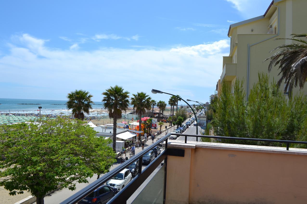 Albergo Quaglia Roseto Degli Abruzzi Exterior photo