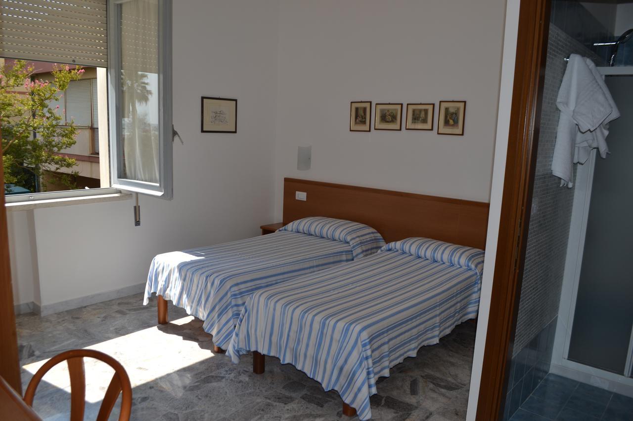 Albergo Quaglia Roseto Degli Abruzzi Exterior photo